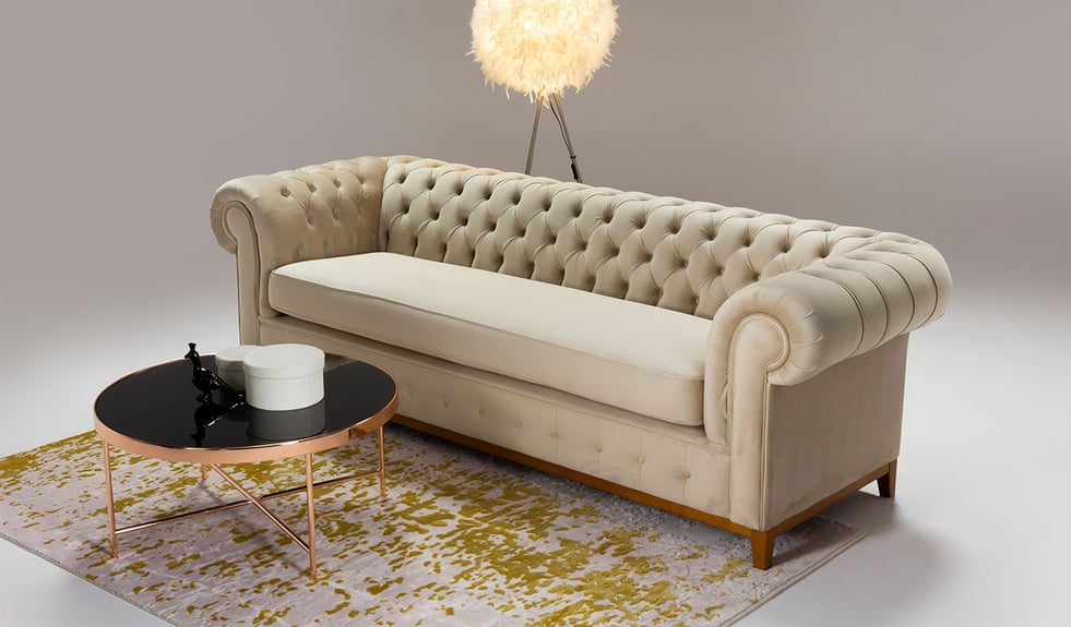 Beżowa sofa. Jaką kanapę w odcieniach beżu wybrać do nowoczesnego salonu.
